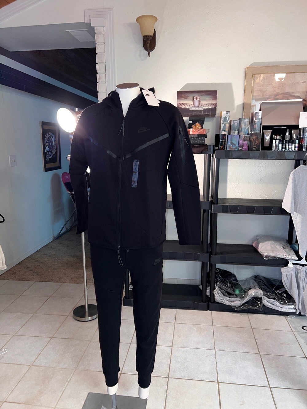 Men’s  Nike tech black small